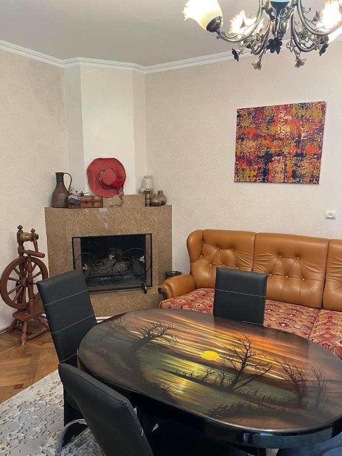 Story Guesthouse Kazbegi Exteriör bild