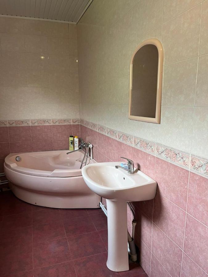 Story Guesthouse Kazbegi Exteriör bild
